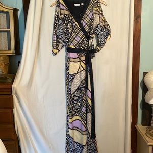 NYC NWT xs silk cold shoulder kimono style dress